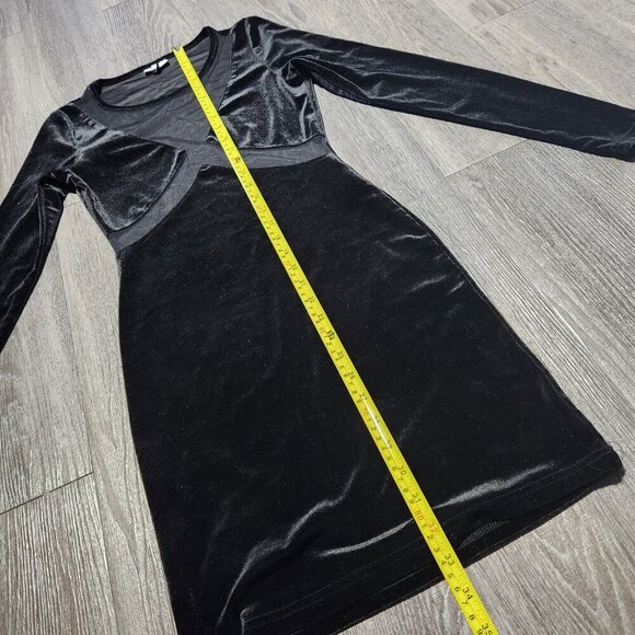 Black velvet and mesh cutout bodycon long-sleeved mini dress from Noisy May - Picture 14 of 16